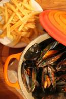 Cocinando... un abril encantado: Moules - frites ... el picoteo belga que encontrarás en todos los menús 