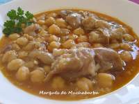   MANITAS DE CERDO CON GARBANZOS