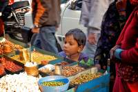   COMER EN NEPAL I; STREET FOOD
