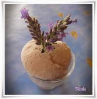   Helado de flores de lavanda