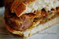   LA FOGASSETA / TORTILLA DE BUTIFARRA Y ALCACHOFAS ENTRE PAN