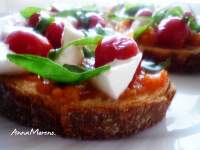   CROSTINI 'CAPRESE' DE PAN DE PAYÈS