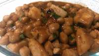   Jibia con garbanzos en salsa de fritada 