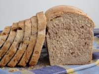   Pan de molde integral con salvado, nueces y miel