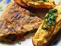   TORTILLA DE LECHUGAS CON PATÈ DE ZANAHORIAS (DE NUESTRO HUERTO).