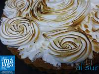   Tarta de limón y merengue con perlas de limón 