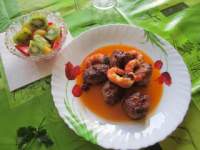   Mi menú del viernes: Albóndigas con Gambas y Macedonia de fresas, melocoton almibar y kiwie