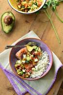 Salmón a la plancha con ensalada de aguacate y arroz de coco / Chez Silvia