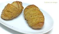 Patatas Hasselback con ajo y perejil  