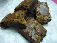 
Brownies de chocolate con crema de cacahuate (mani)  