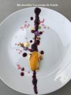 Mi Dornillo: La cocina de Estela: Delicia de mango a la vainilla crujiente con coulis de arándanos.