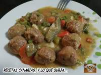   ALBÒNDIGAS DE CARNE CON MENESTRA