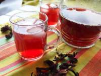   Agua fresca de Jamaica o Té de flores de hibiscus