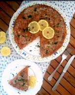   Tarta de pescado en salsa de tomate.