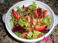   ENSALADA CON POLLO Y FRESAS