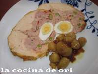   POLLO RELLENO CON CEBOLLAS CONFITADAS