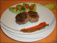   Hamburguesas con salsa Perrins y alcaparras