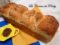   PAN DE CENTENO Y ALCARAVEA 