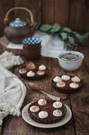   Tartaletas de chocolate con crema de chocolate a la naranja y brandy