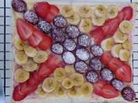   Bandón de frutas en crema de tiramisu