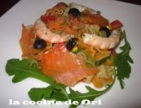   ENSALADA DE PASTA Y SALMON AHUMADO