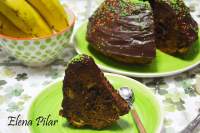   Bundt cake de plátano y chocolate con ganache de naranja especiada