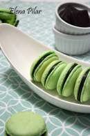   Macarons de menta y chocolate