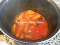   Salchichas con salsa de tomate italiana