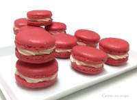 Macarons con frosting de queso  