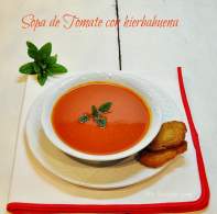   Sopa de tomate con hierbabuena