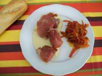   SOLOMILLO ENSOBRADO EN JAMON, CON VICHYSSOISE Y VERDURAS CARAMELIZADAS.