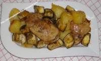   POLLO ASADO AL ROMERO CON GUARNICIÒN DE PATATAS Y BERENJENAS