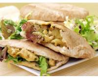   Sandwich pita con polly ensalada