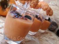   SALMOREJO CON KAKI AL AJO NEGRO (Sin gluten)