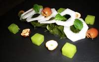   Paco Morales: AGUATURMA EN ENSALADA con lechuga de mar, aceitunas arbequinas, manzana verde, melisa cítrica y avellana