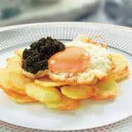   HUEVOS FRITOS CON CAVIAR