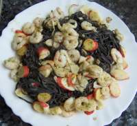   Ensalada de pasta negra