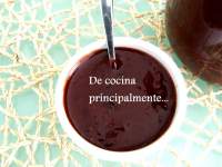   Mermelada de fresa y chocolate. Suceden cosas en mi cocina...