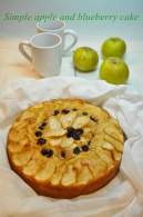   Pastel de manzana y arándanos (Simple apple and blueberry cake)