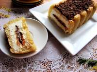   pastel de soletillas, mascarpone y crema de avellanas