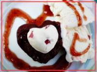 
D.B. Chocolate Valentino cake con helado de tutti-frutti rojo y ricotta
         