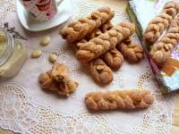   mini trenzas de vino, almendras y anís