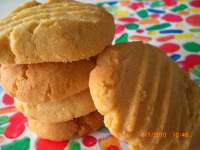   Peanut Buttercream Cookies