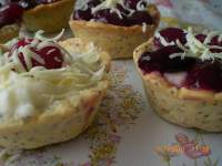   Tartaletas de semillas de amapola con cerezas confitadas al vino de marsala