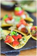 Nachos con pico de gallo, queso y guacamole  