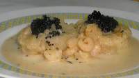   merluza con salsa de cava y caviar