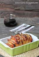   PATATAS HASSELBACK CON BACON, TOMATE Y ALBAHACA