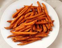   Baked sweet potato fries {boniatos fritos al horno}
