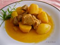   ESTOFADO DE PATATAS AL PIMENTÒN CON LOMO DE CERDO A LAS HIERBAS AROMÀTICAS