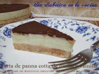   Tarta de panna cotta de yogur de limón sobre base de bizcocho genovés y cobertura de chocolate con leche